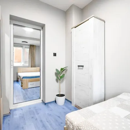 Appartement 2bdr Near Mall With Metro Access - Acs