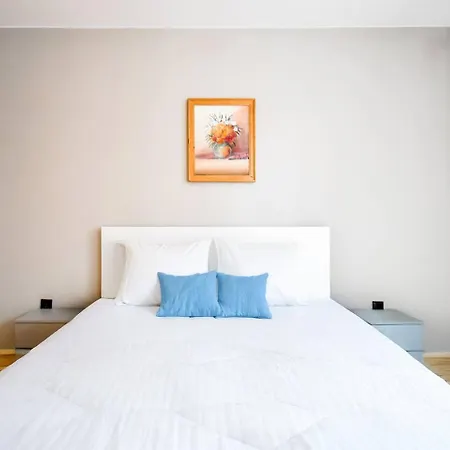 2bdr Near Mall With Metro Access - Acs * Szófia